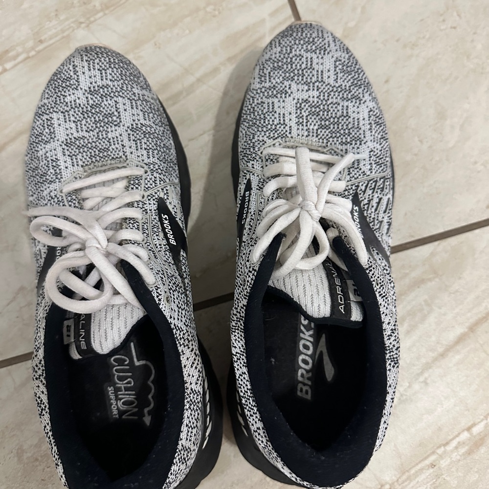 Brooks Black and White Running Shoes